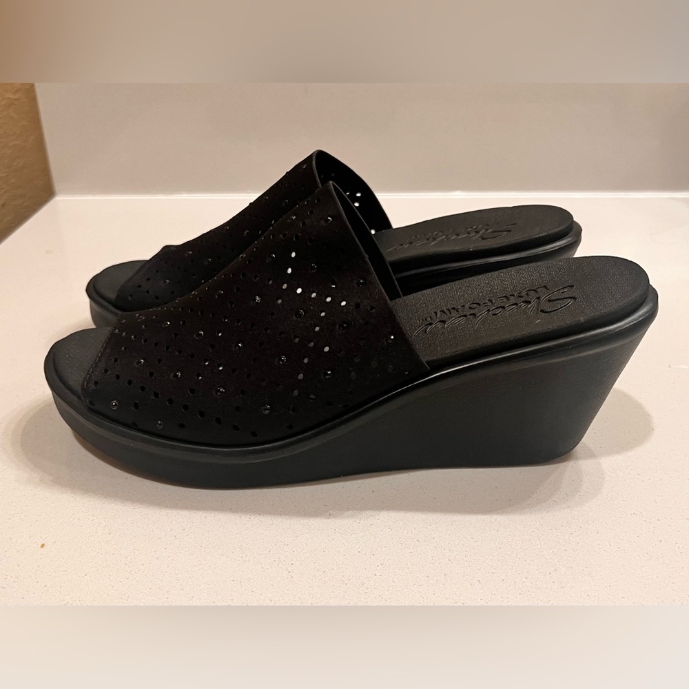 Skechers Luxe Foam Wedge Sandals